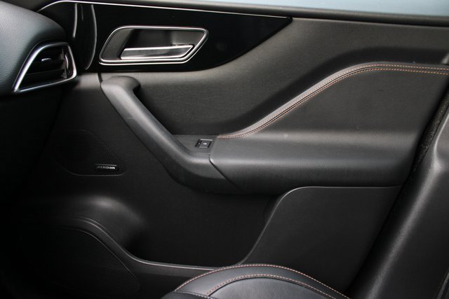 Used 2018 Jaguar F-PACE Prestige image 29
