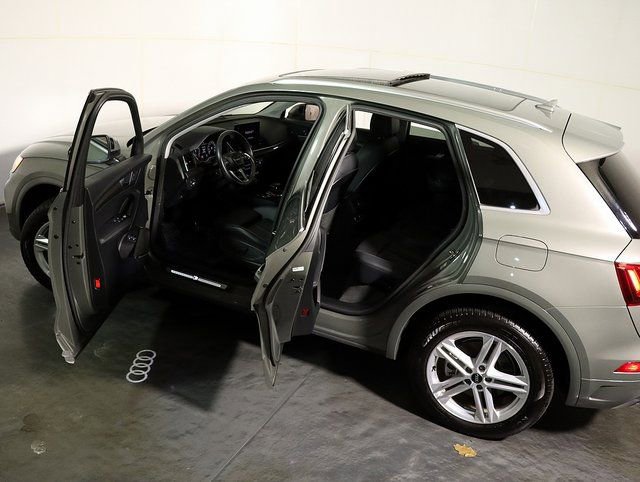 Used 2025 Audi Q5 e Premium Plus w/ Premium Plus Package AWD/4WD image 5