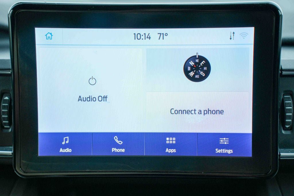 Used 2023 Ford Explorer XLT w/ Equipment Group 202A AWD/4WD image 39