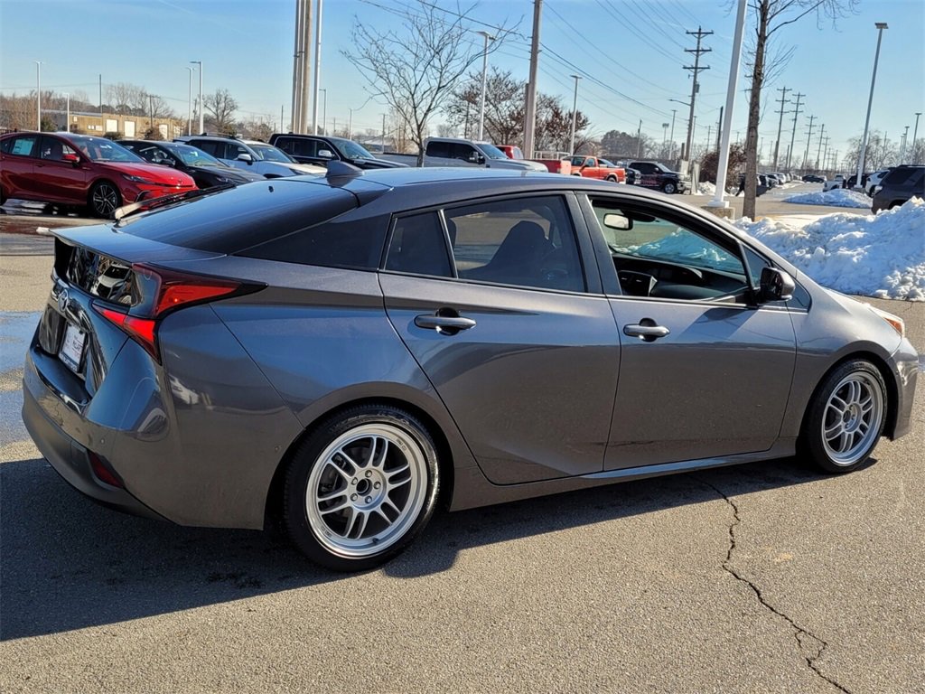 Used 2019 Toyota Prius L Eco image 3