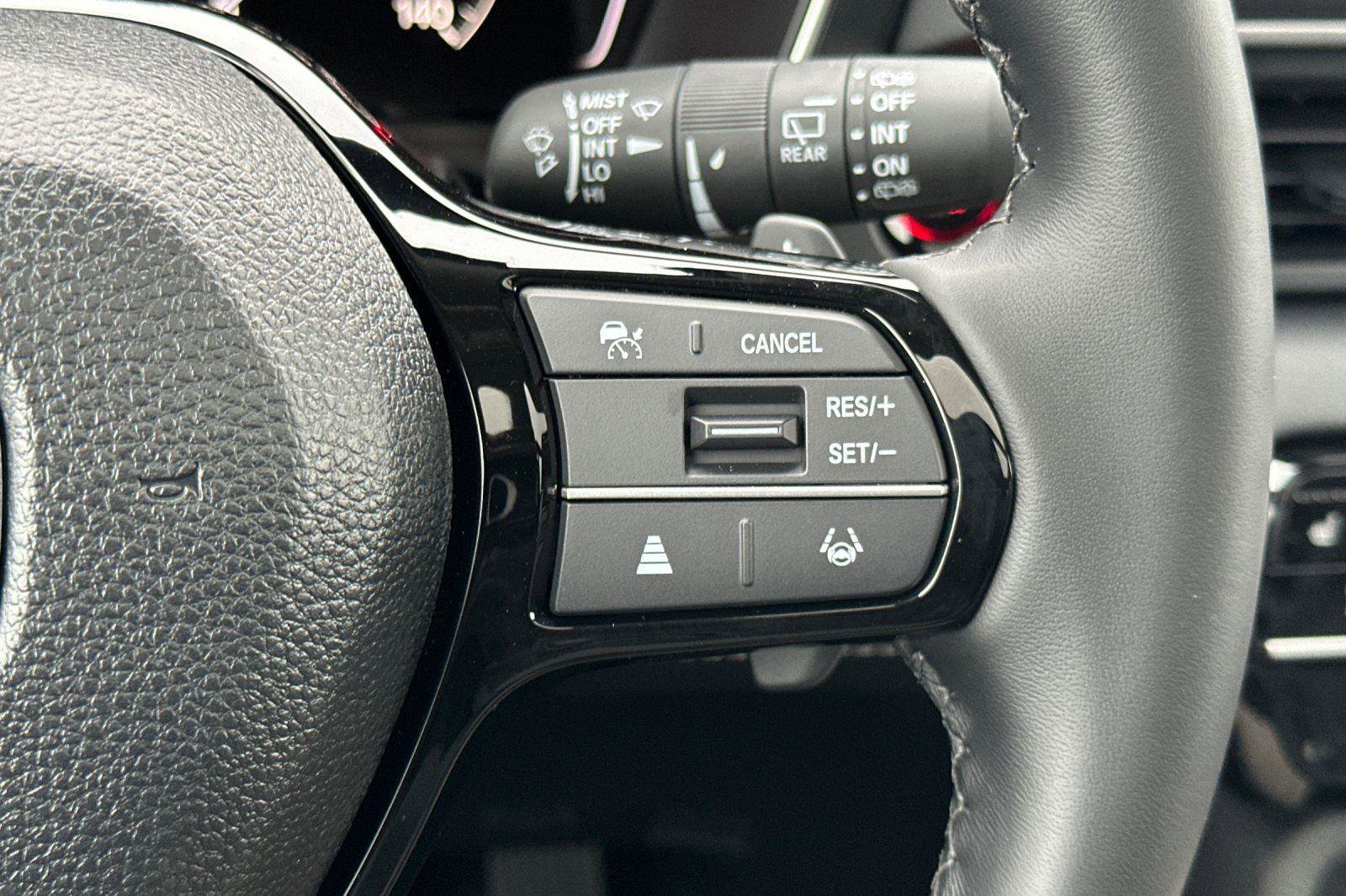 New 2025 Honda Pilot Touring image 30