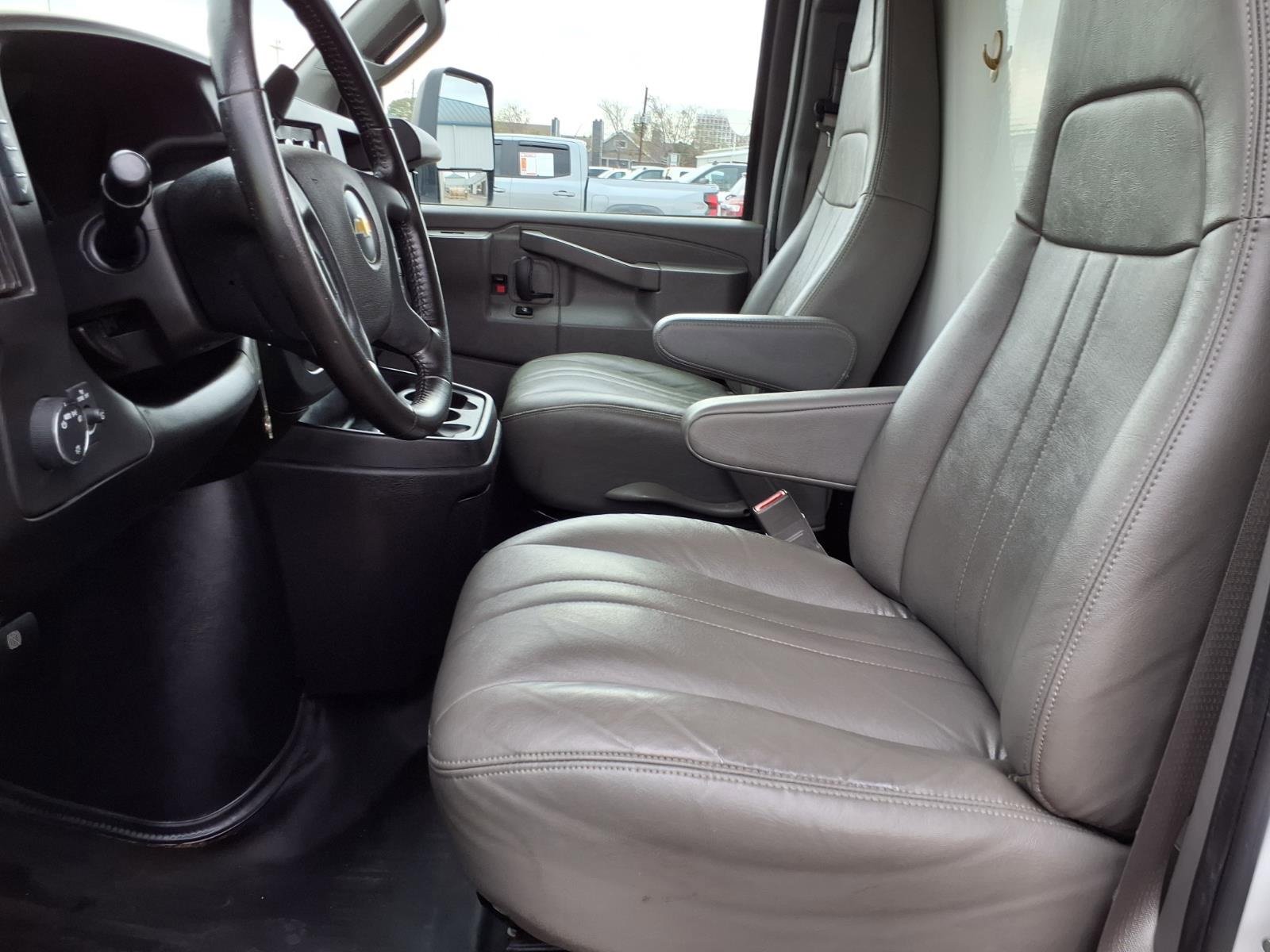 Used 2021 Chevrolet Express 3500 Work Van w/ Power Convenience Package image 23