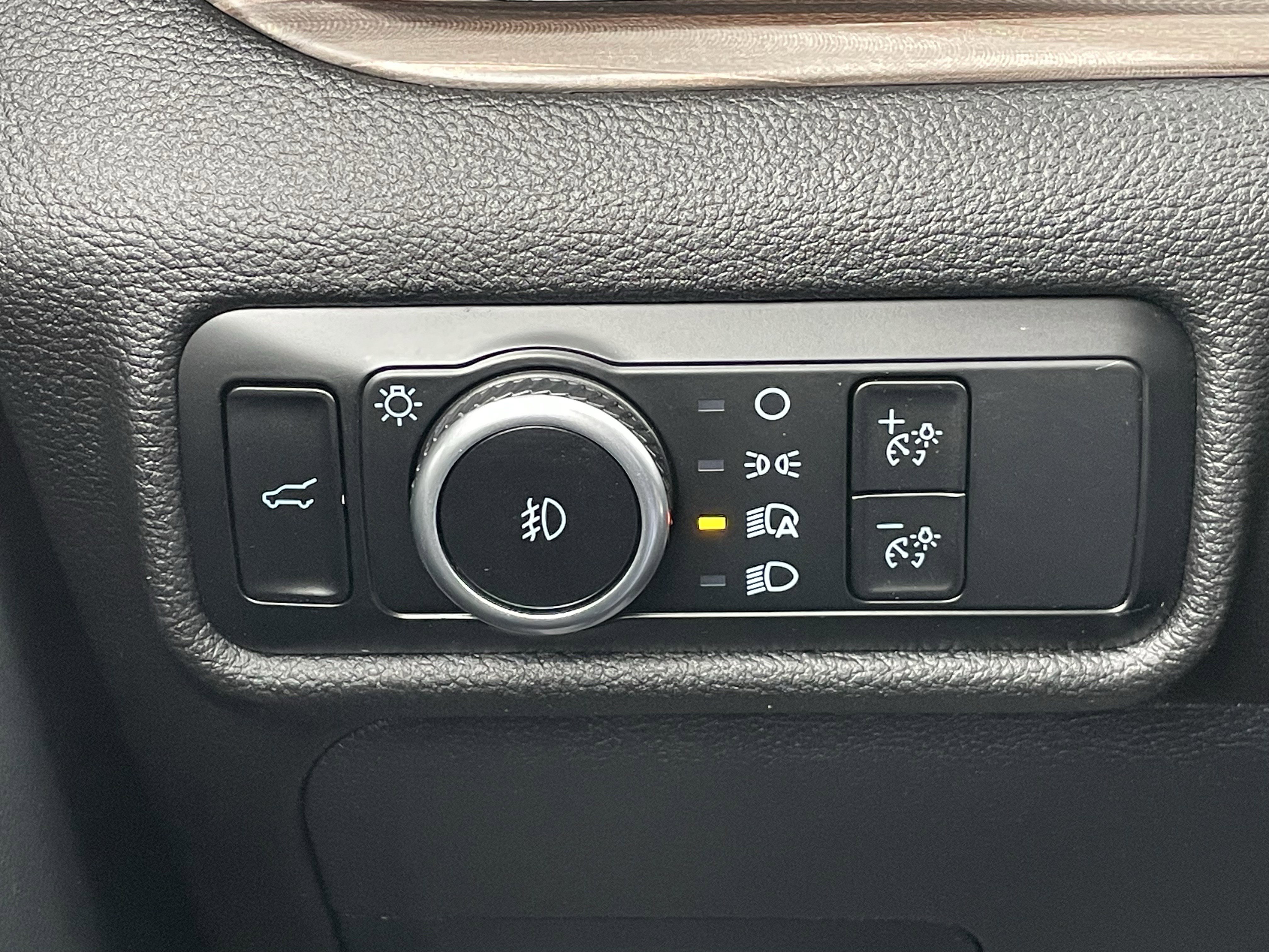 Used 2024 Ford Explorer Limited image 22