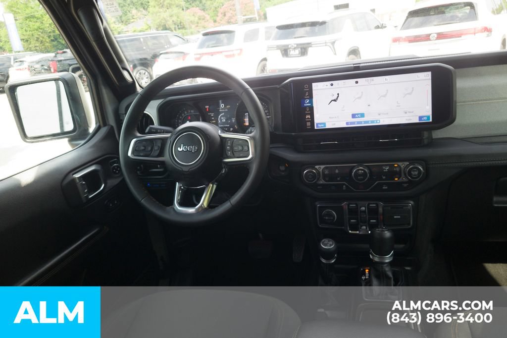 Used 2024 Jeep Wrangler Unlimited Sahara AWD/4WD image 21