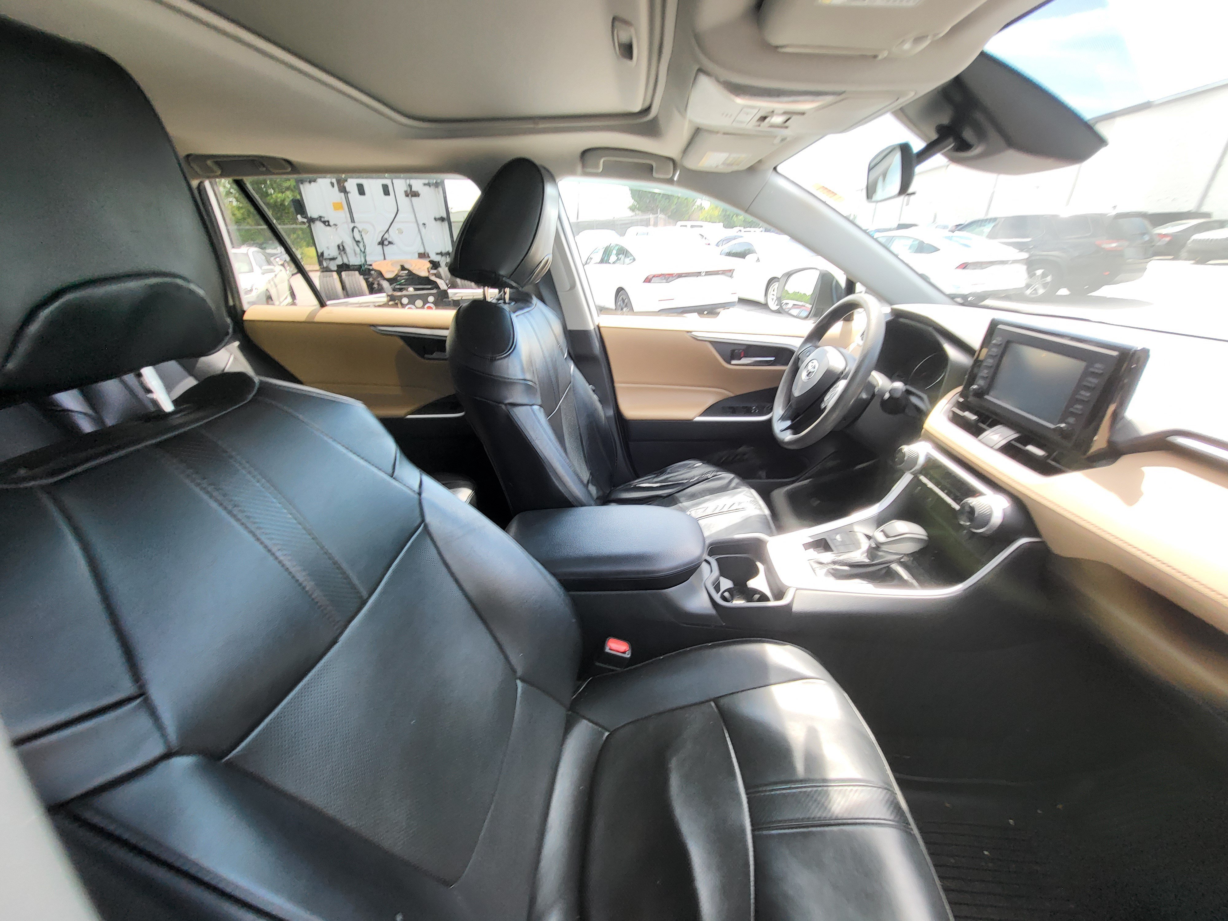 Used 2019 Toyota RAV4 XLE w/ Convenience Package AWD/4WD image 8