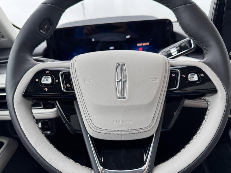 New 2025 Lincoln Aviator AWD w/ Equipment Group 101A image 20