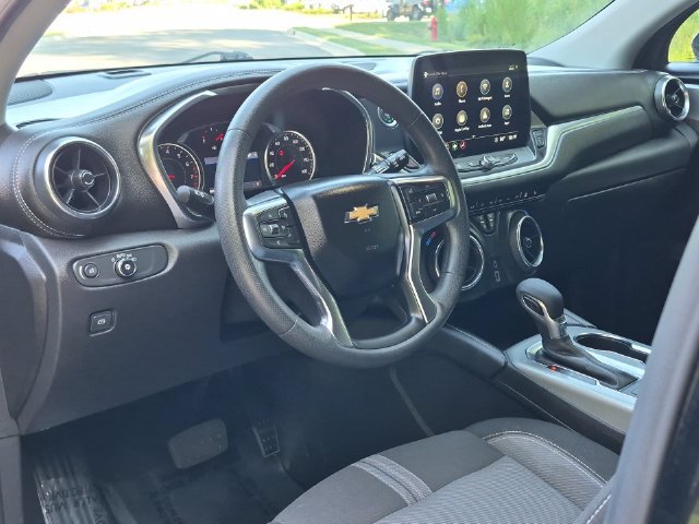 Used 2025 Chevrolet Blazer LT AWD/4WD image 29