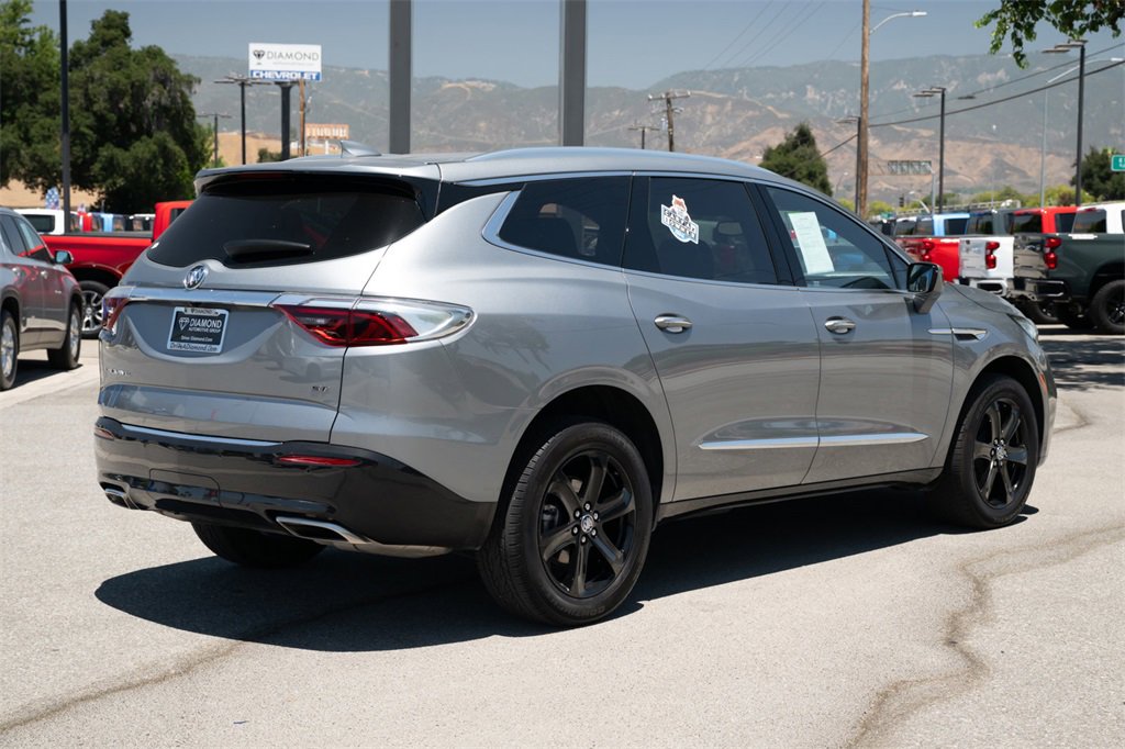 Used 2024 Buick Enclave Essence w/ Sport Touring Edition image 4