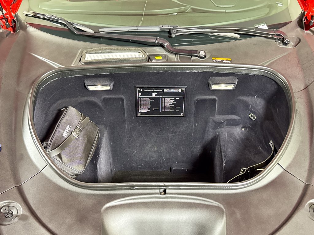 Used 2020 Ferrari F8 Tributo RWD image 23