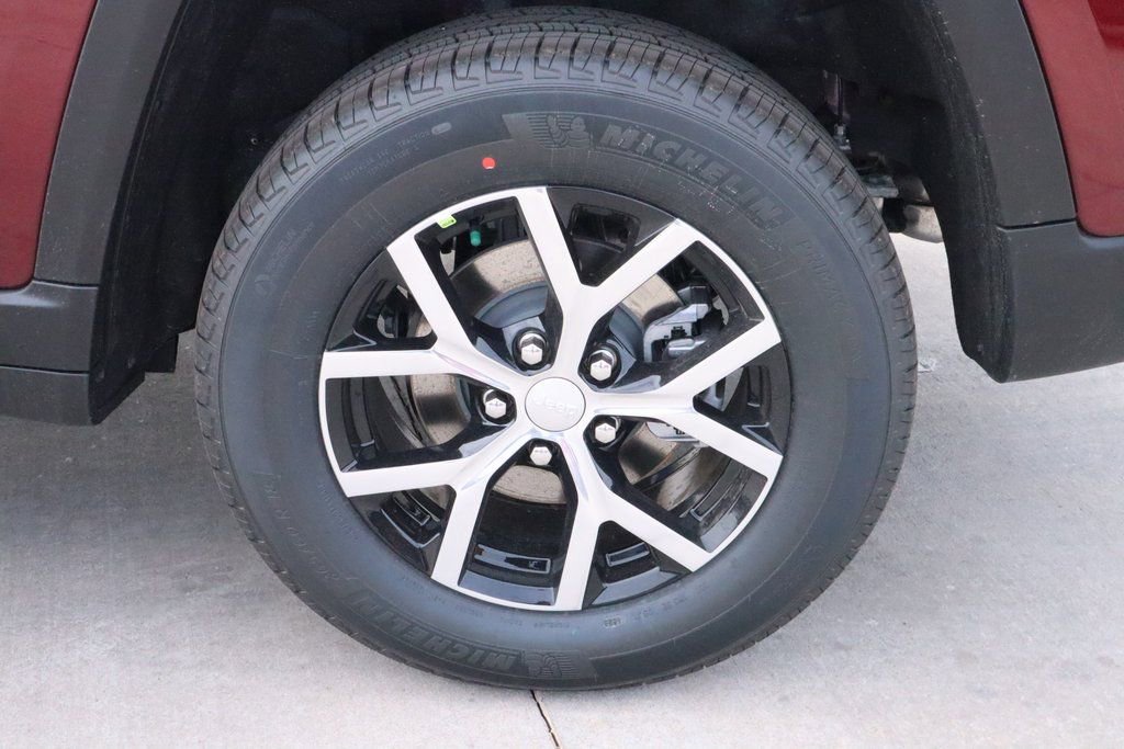 New 2025 Jeep Grand Cherokee Limited w/ Luxury Tech Group II AWD/4WD image 19
