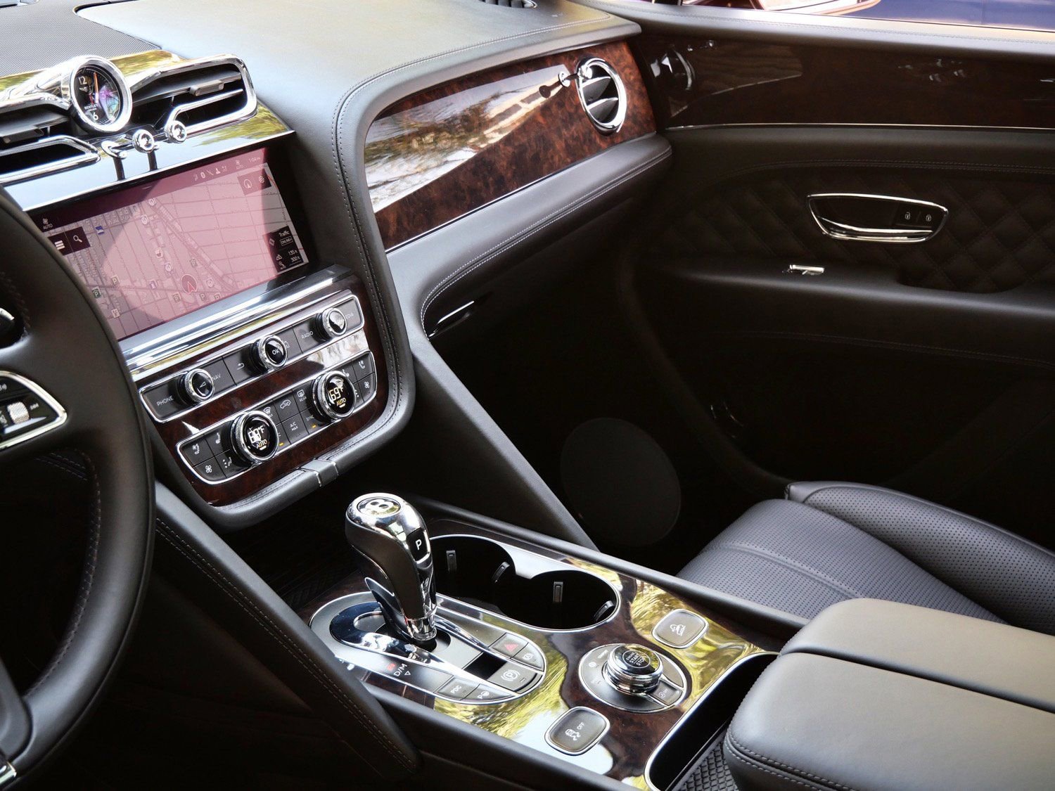 Used 2022 Bentley Bentayga image 16