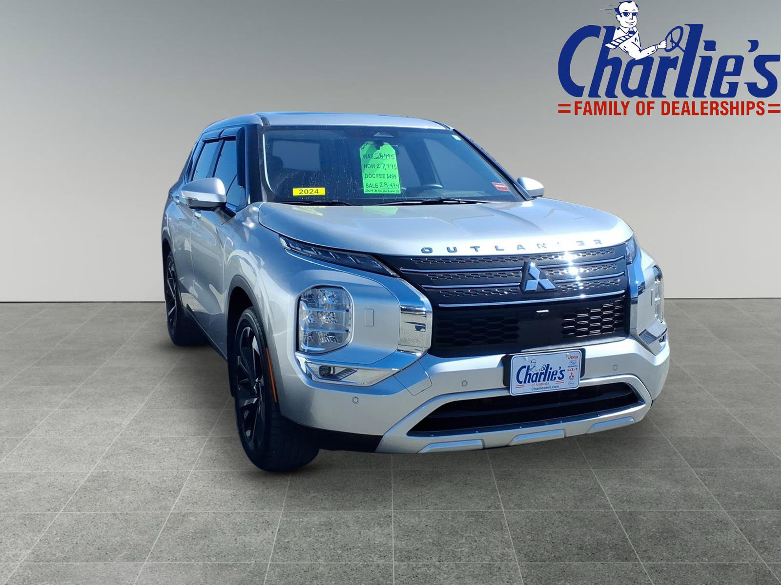Used 2024 Mitsubishi Outlander SE AWD/4WD image 3