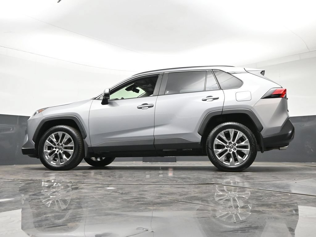 Used 2019 Toyota RAV4 Limited AWD/4WD image 25