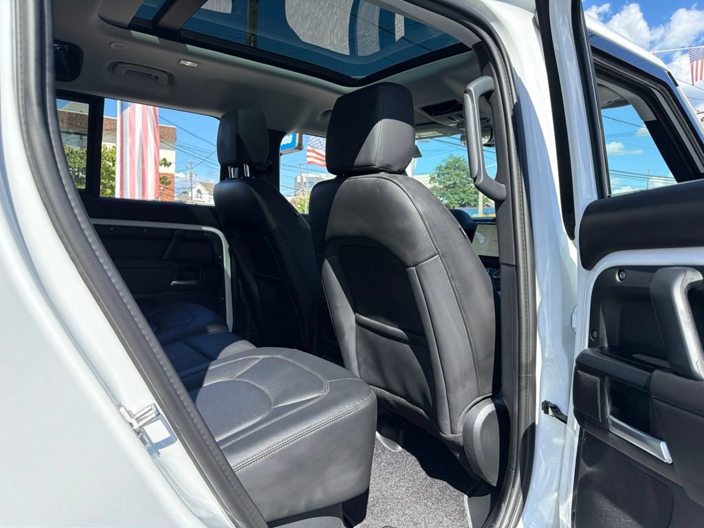 Used 2025 Land Rover Defender 110 S AWD/4WD image 25