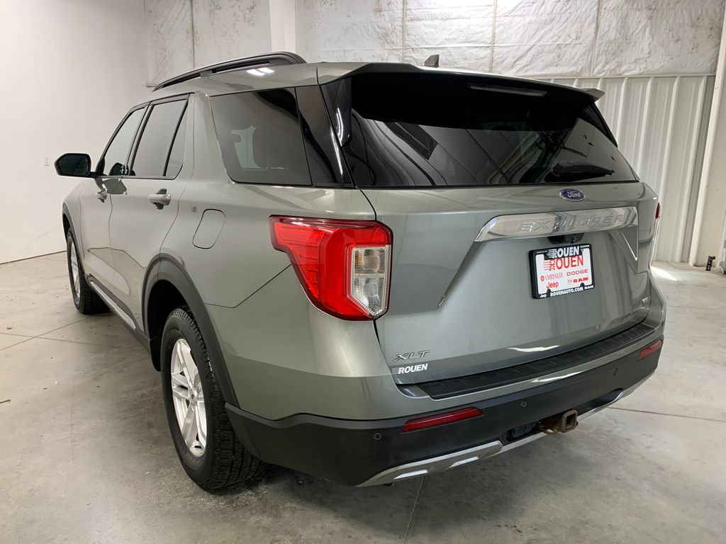 Used 2020 Ford Explorer XLT w/ Equipment Group 202A AWD/4WD image 5