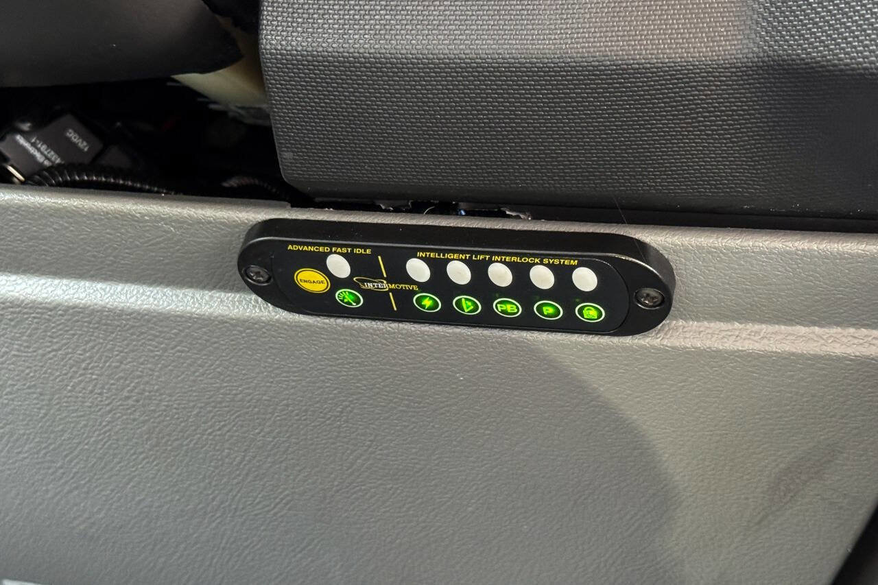 Used 2011 Ford E-350 and Econoline 350 Extended Super Duty w/ PWR Group image 40