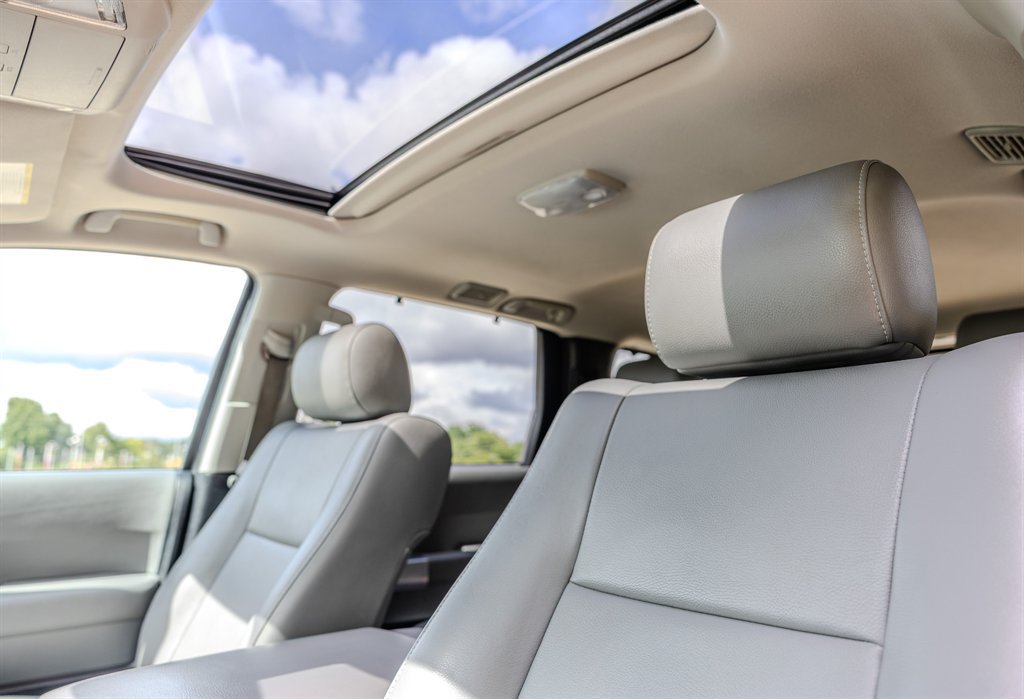 Used 2018 Toyota Sequoia Limited w/ Safety & Convenience Package RWD image 27