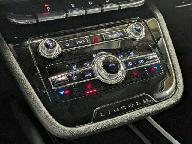 Used 2021 Lincoln Corsair Reserve image 17