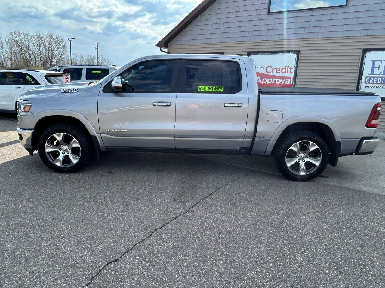 Used 2019 RAM 1500 Laramie AWD/4WD image 8