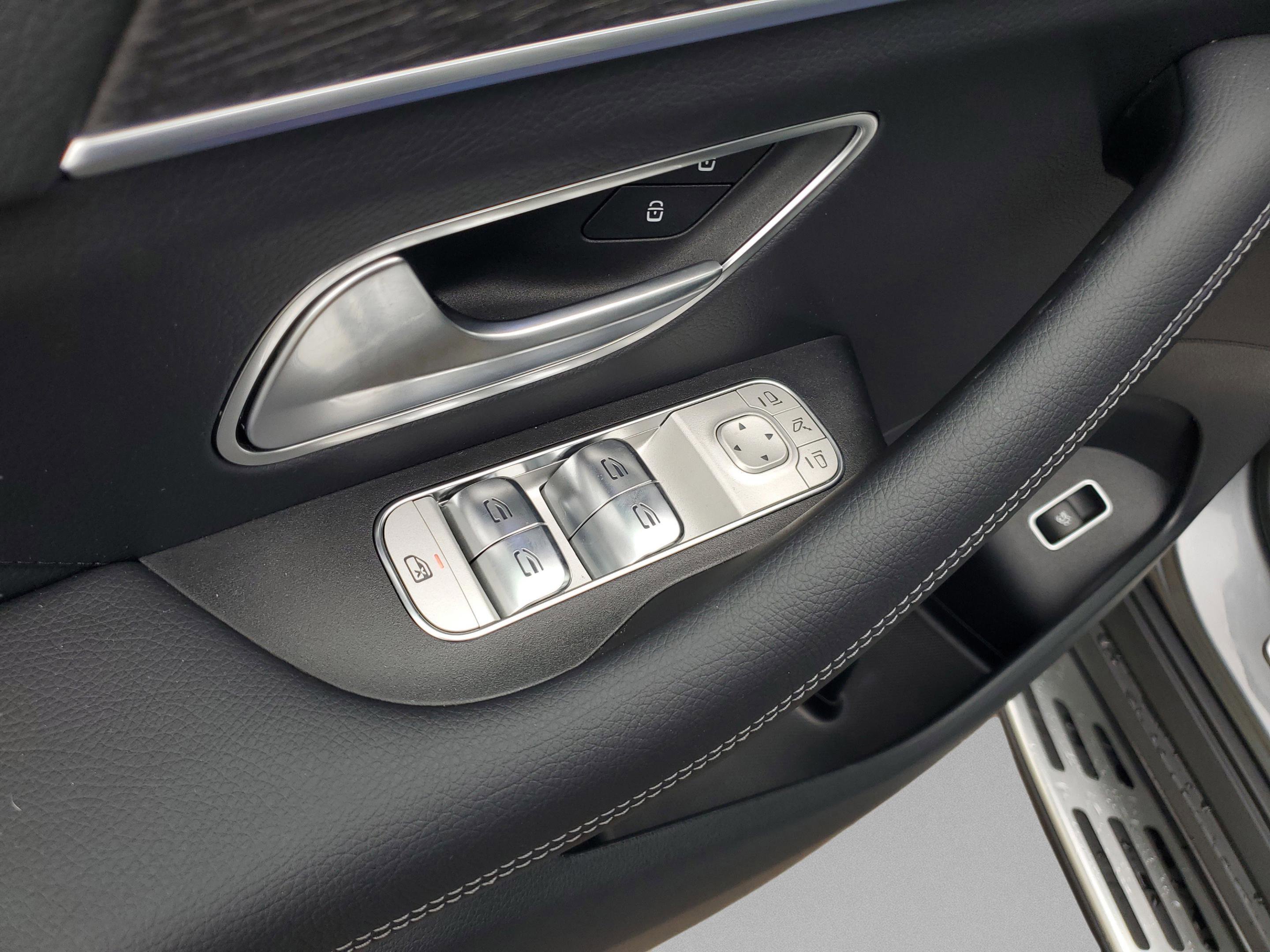 Certified 2026 Mercedes-Benz GLS 450 4MATIC image 32