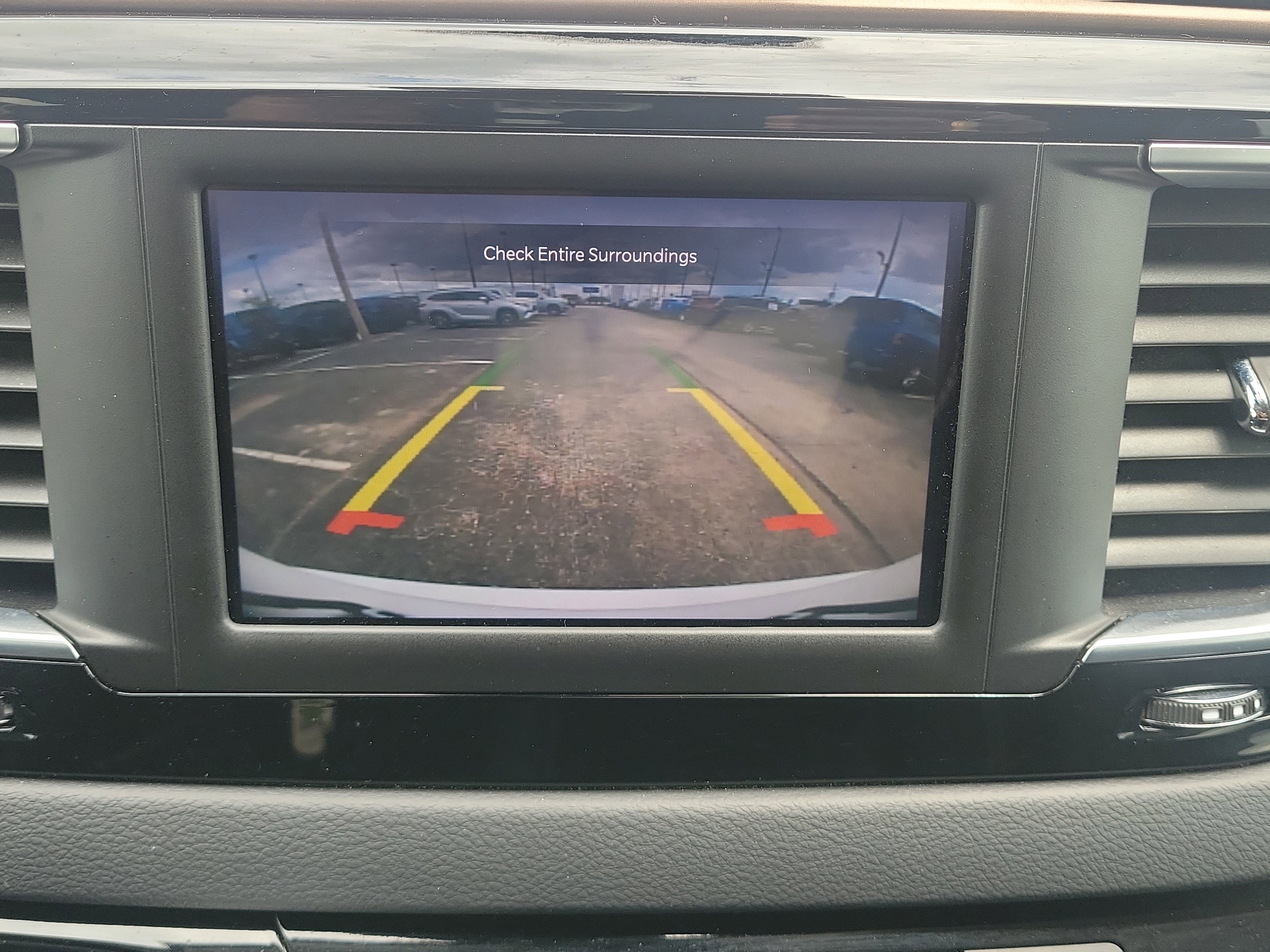 Used 2023 Chrysler Voyager LX FWD image 25