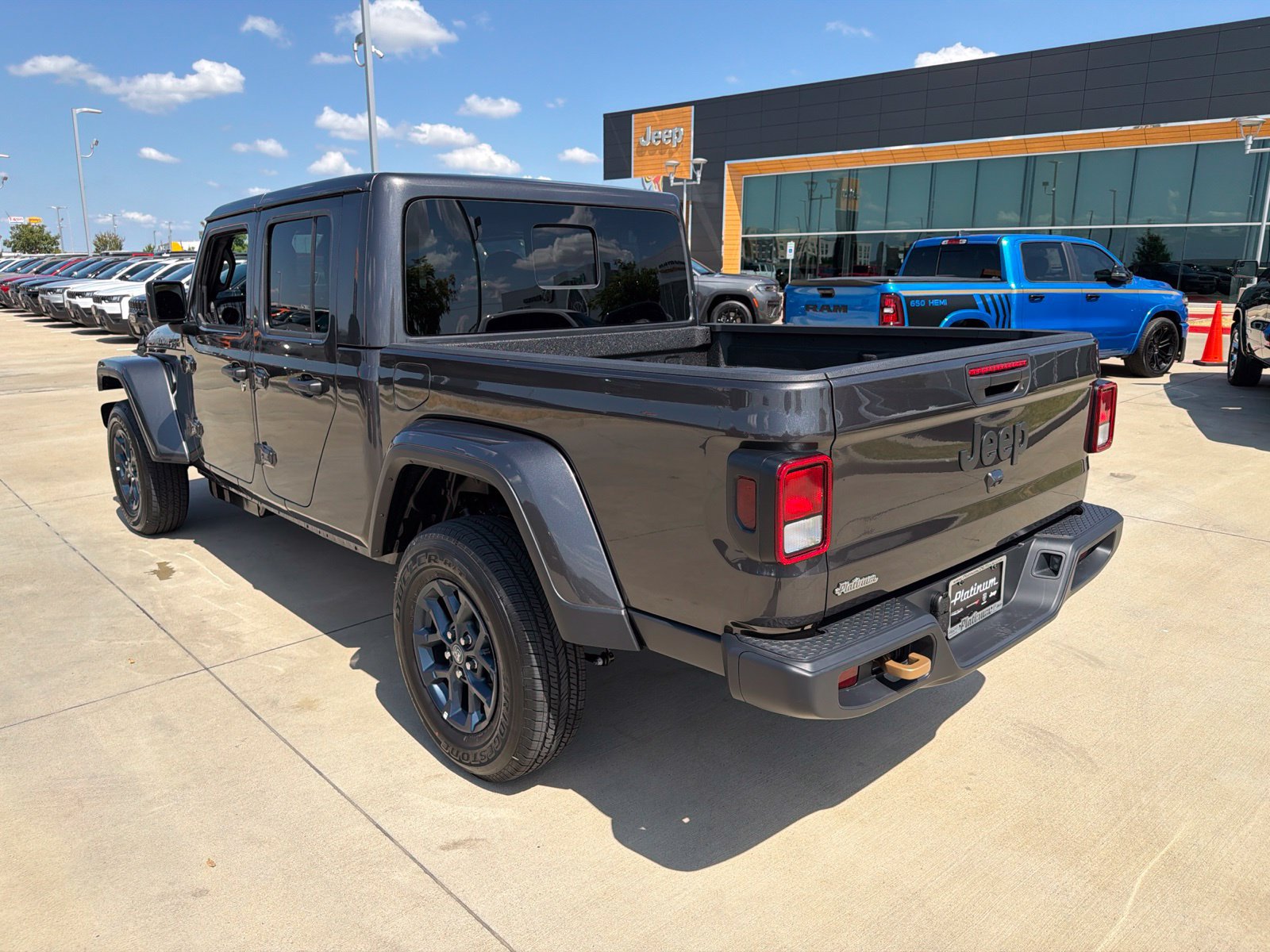 New 2026 Jeep Gladiator Sport AWD/4WD image 3