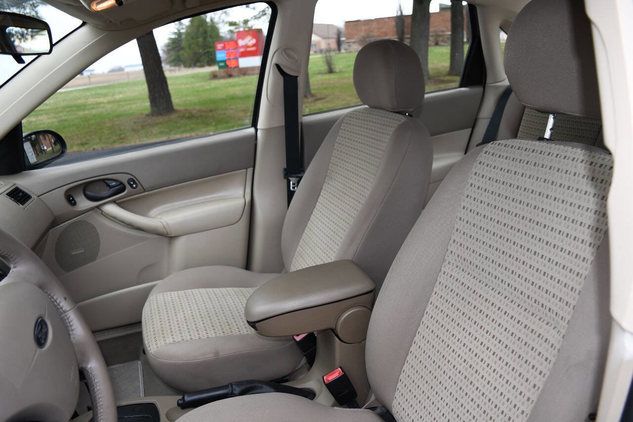 Used 2005 Ford Focus SES image 12