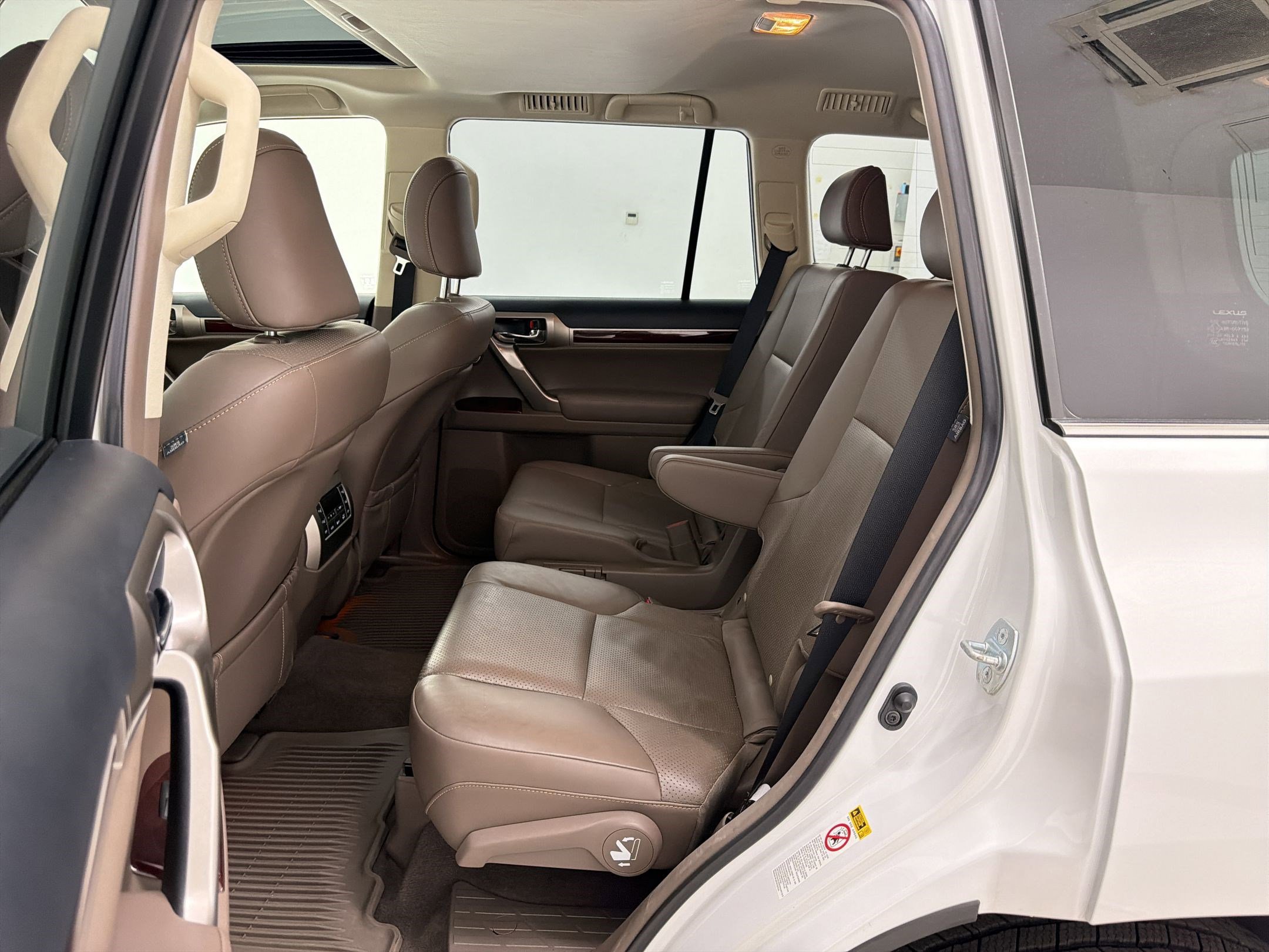 Used 2019 Lexus GX 460 Luxury AWD/4WD image 13