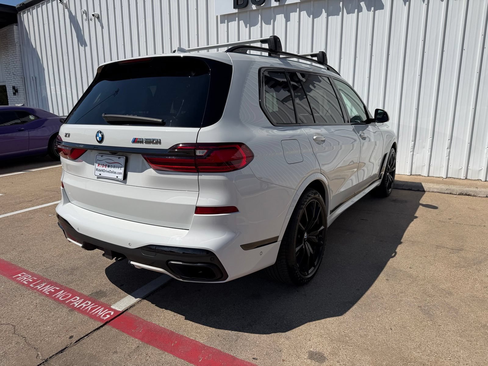 Used 2021 BMW X7 M50i w/ Dynamic Handling Package AWD/4WD image 7