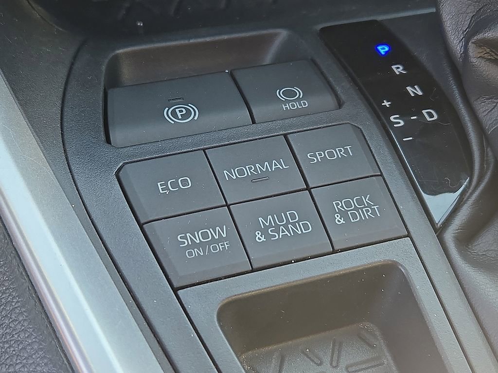 Used 2019 Toyota RAV4 XLE w/ Convenience Package AWD/4WD image 23