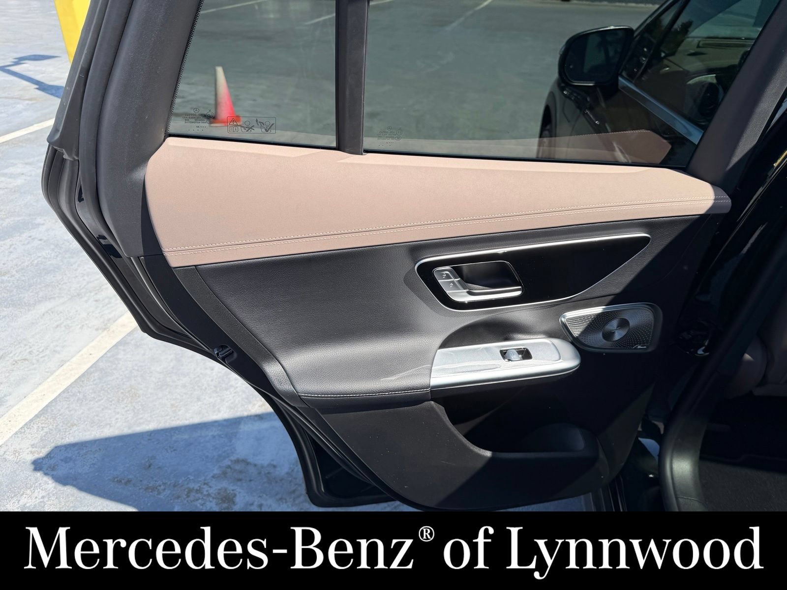 Used 2023 Mercedes-Benz EQE 500 4MATIC SUV image 15
