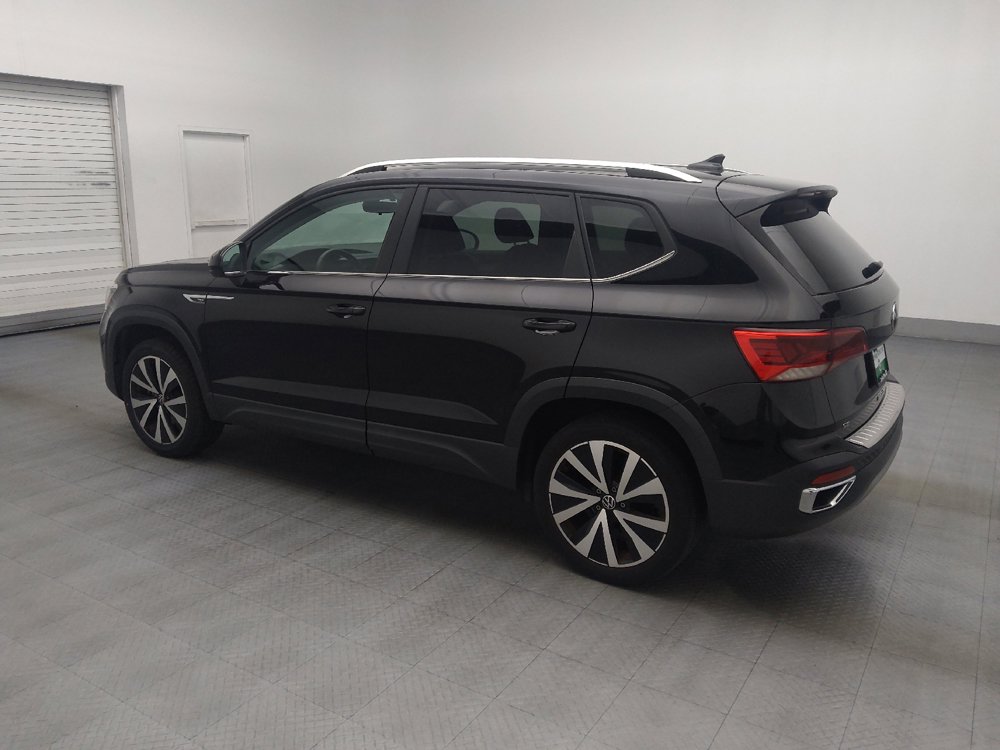 Used 2023 Volkswagen Taos SE FWD image 3