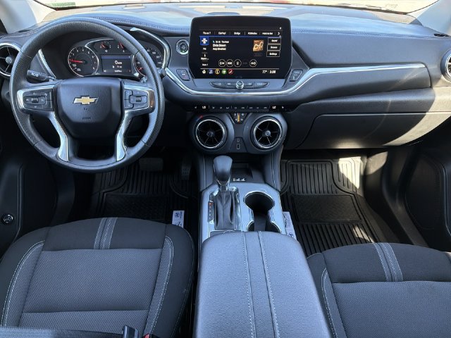 Used 2024 Chevrolet Blazer LT w/ Convenience Package FWD image 17