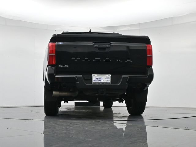 Used 2024 Toyota Tacoma SR5 AWD/4WD image 40