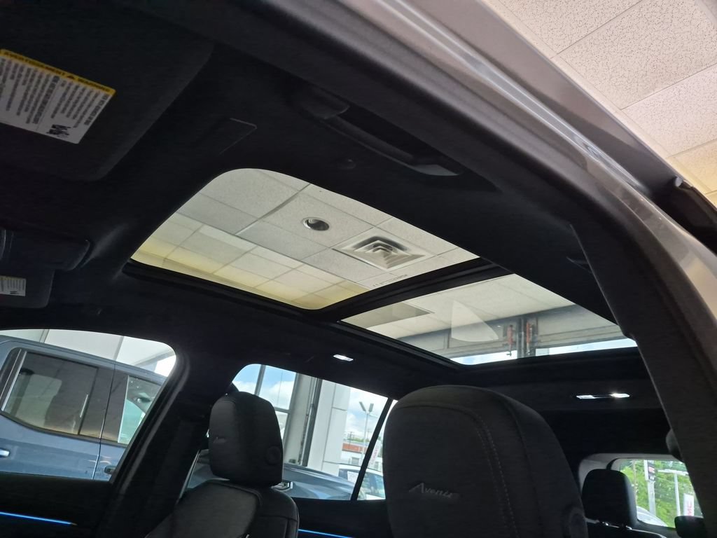 New 2027 Buick Enclave Avenir w/ LPO, Floor Liner Package AWD/4WD image 29