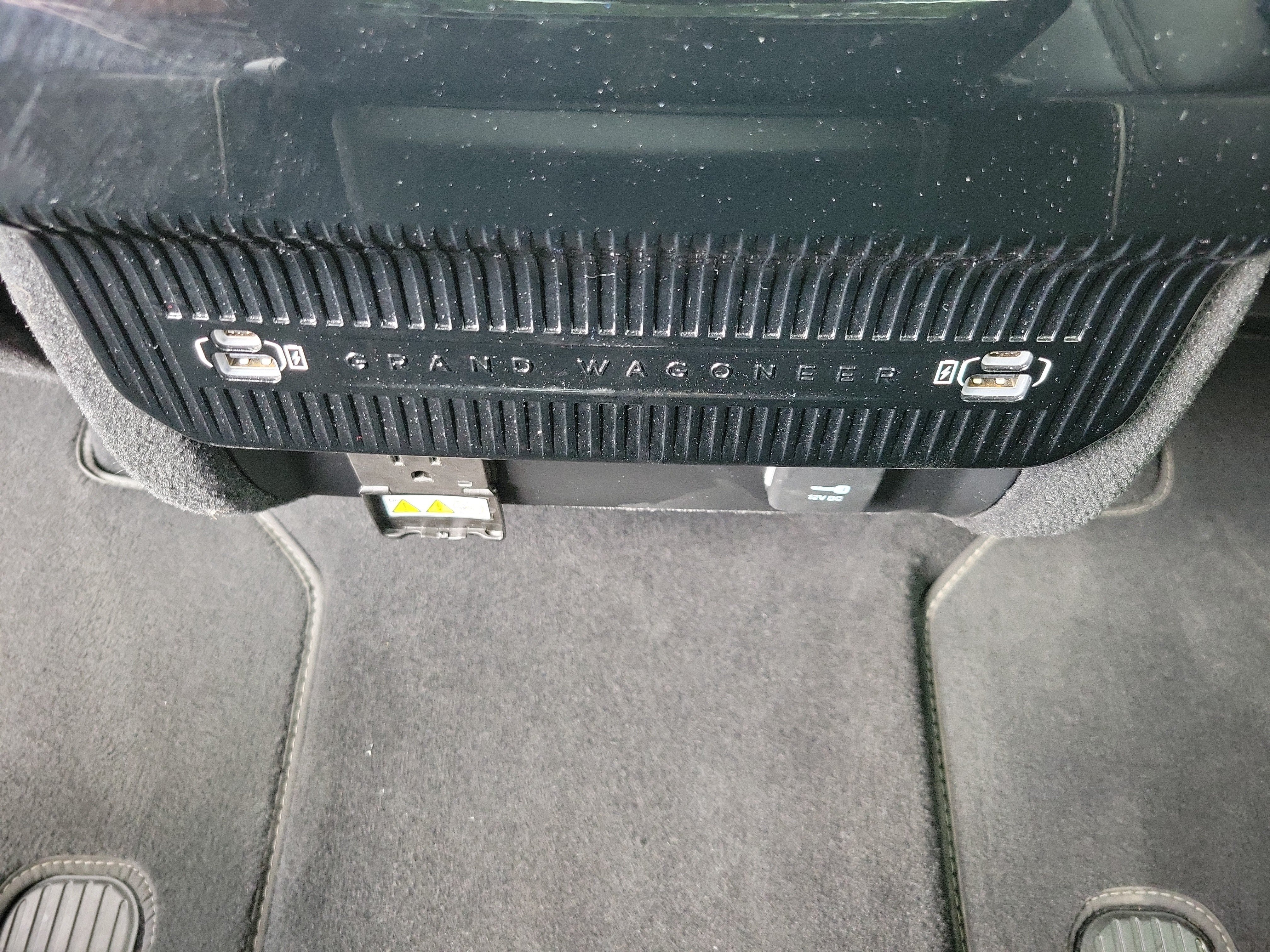 Used 2023 Jeep Grand Wagoneer L Series II AWD/4WD image 11