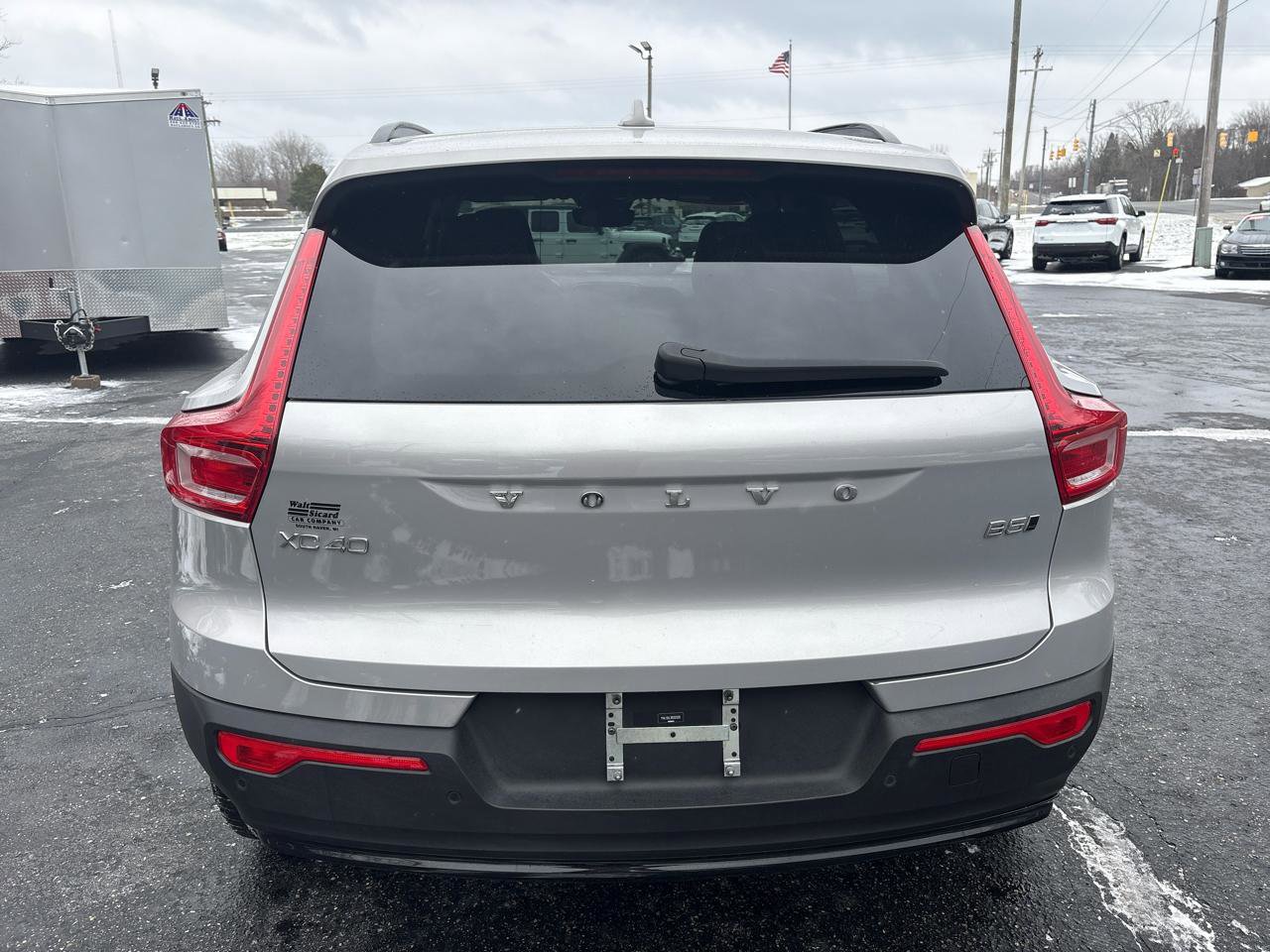 Used 2024 Volvo XC40 B5 Plus image 4