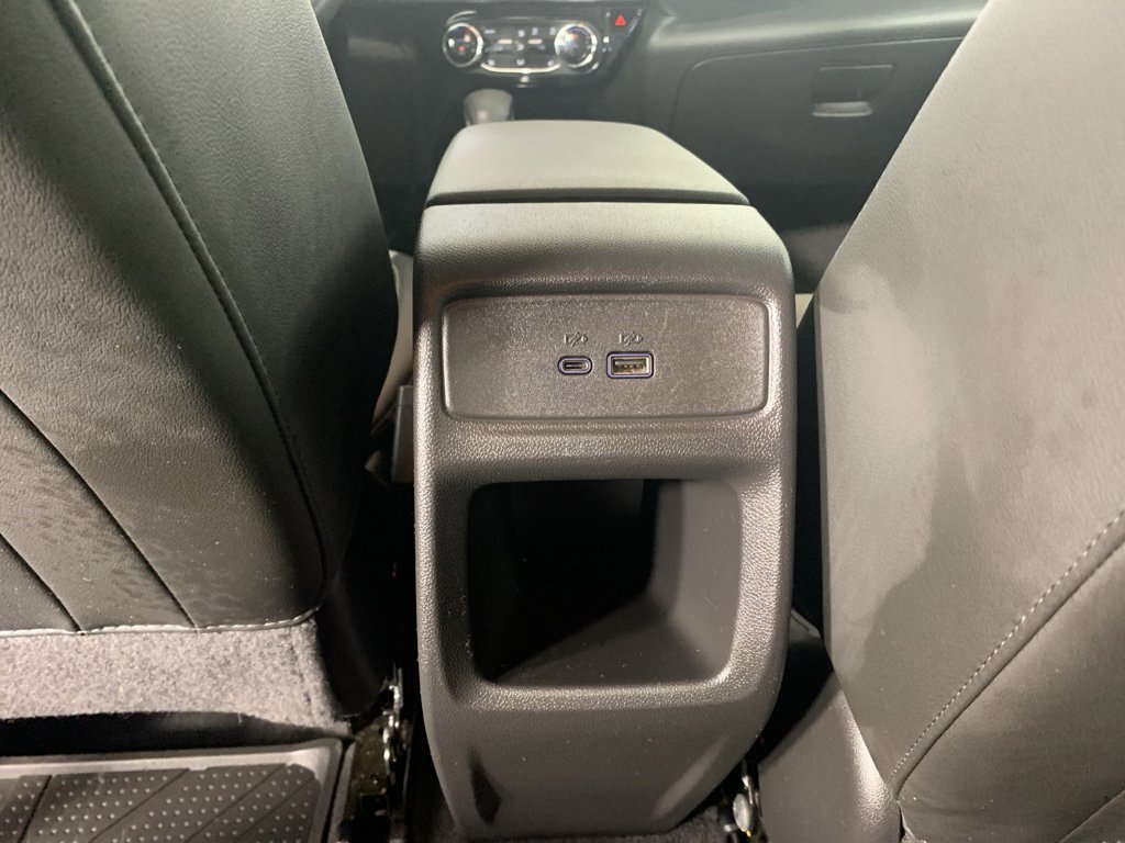 Used 2024 Chevrolet Trax LT w/ Sunroof Package image 34