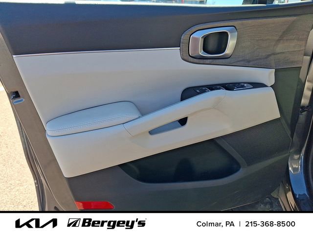 Used 2023 Kia Sorento S w/ Panoramic Sunroof Package image 16