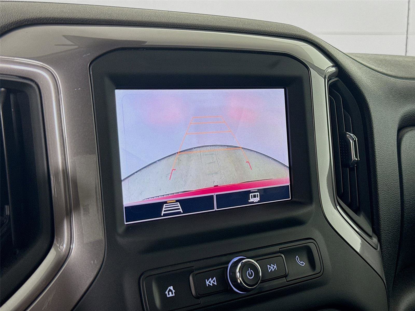 Used 2022 Chevrolet Silverado 1500 Custom image 14