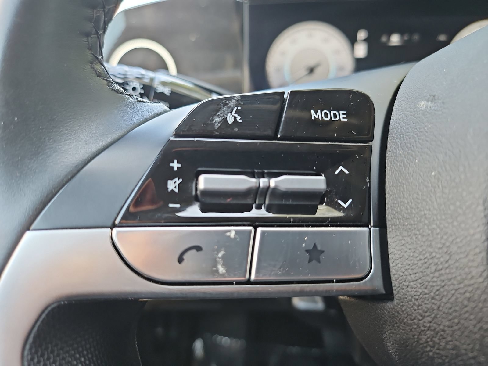 Used 2025 Hyundai Elantra SEL FWD image 30