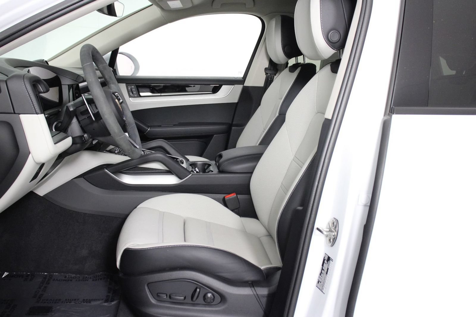 Certified 2026 Porsche Cayenne S AWD/4WD image 5