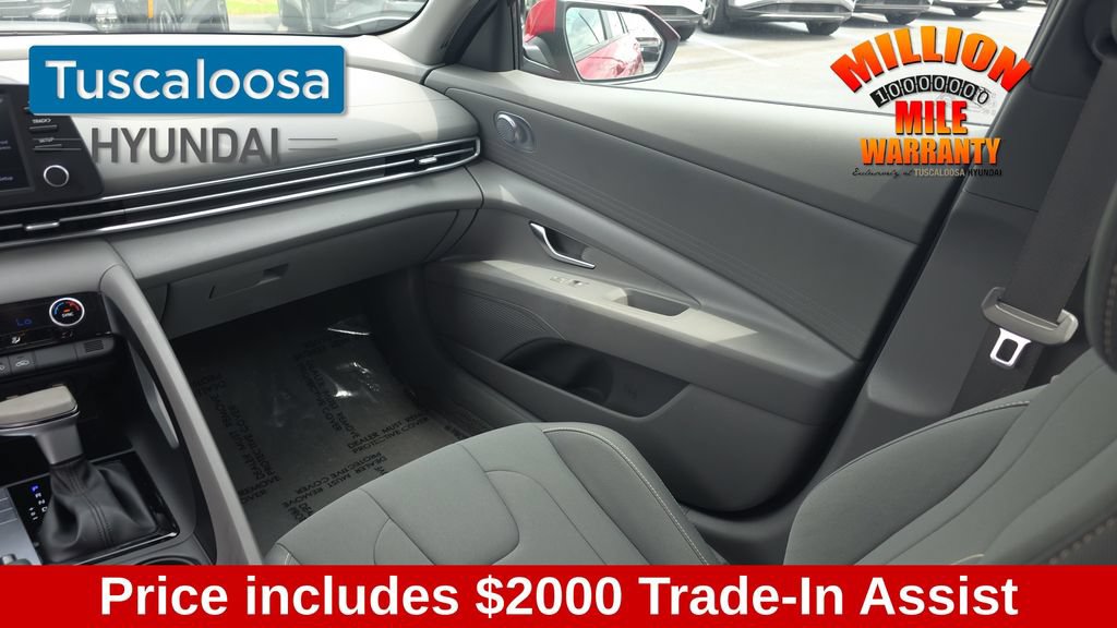Used 2022 Hyundai Elantra SEL FWD image 28