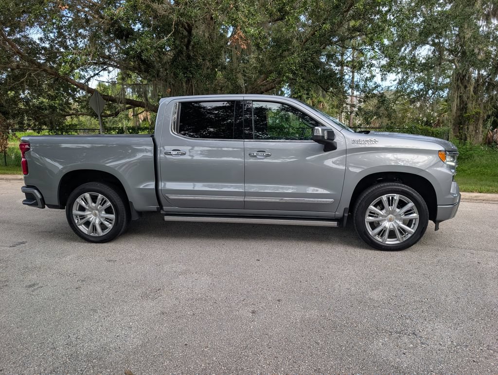 Used 2025 Chevrolet Silverado 1500 High Country AWD/4WD image 10