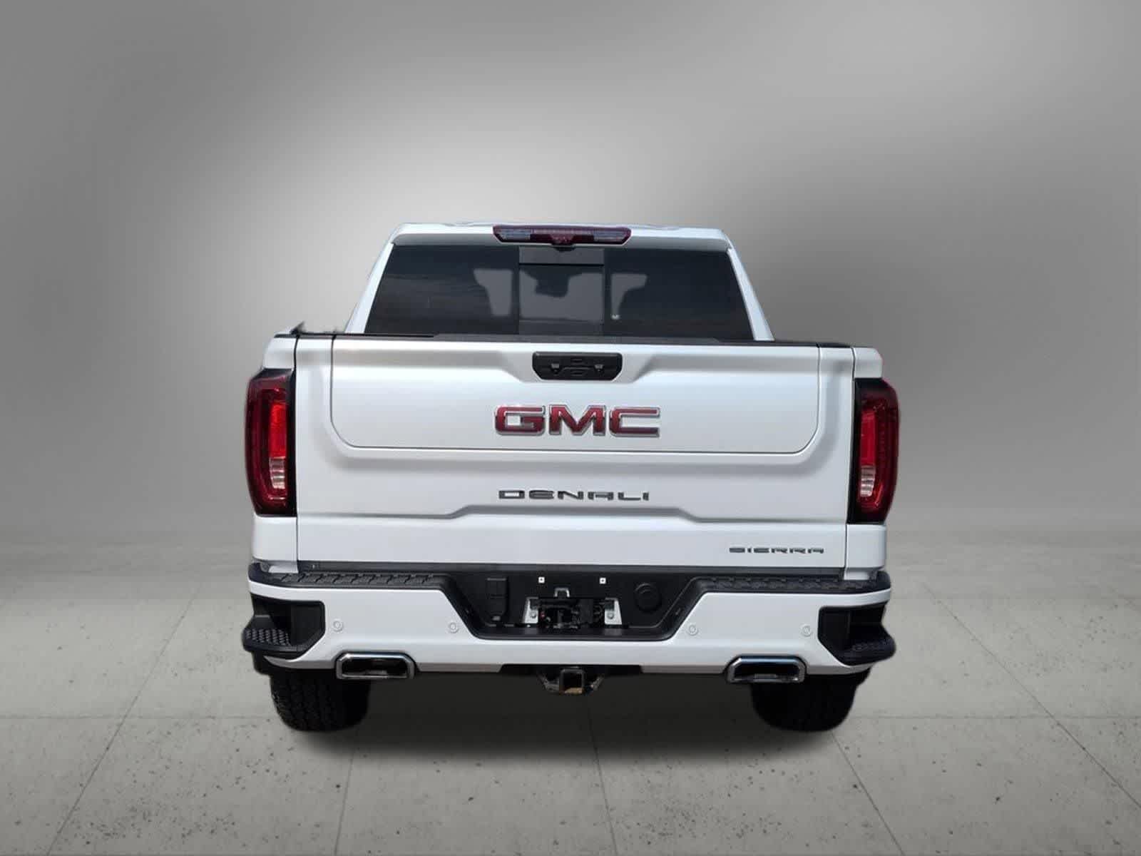 Used 2024 GMC Sierra 1500 Denali w/ Technology Package AWD/4WD image 5