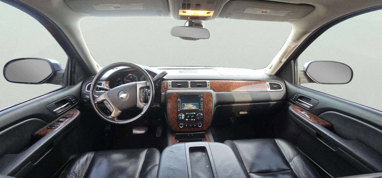 Used 2009 Chevrolet Suburban LTZ AWD/4WD image 8