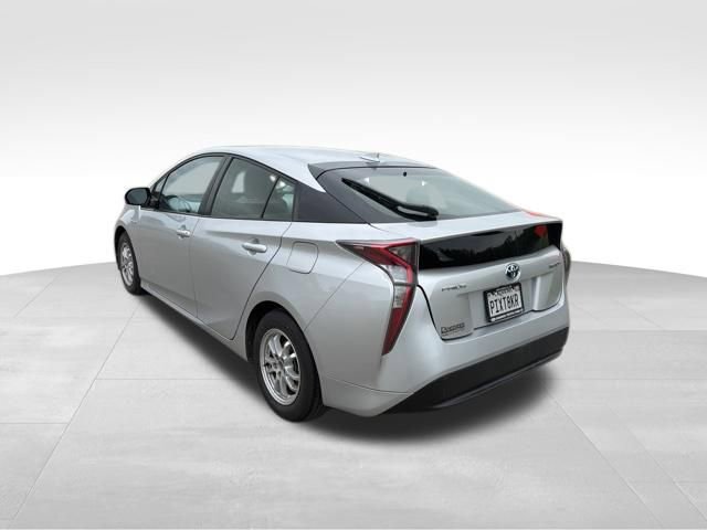 Used 2017 Toyota Prius Four FWD image 5