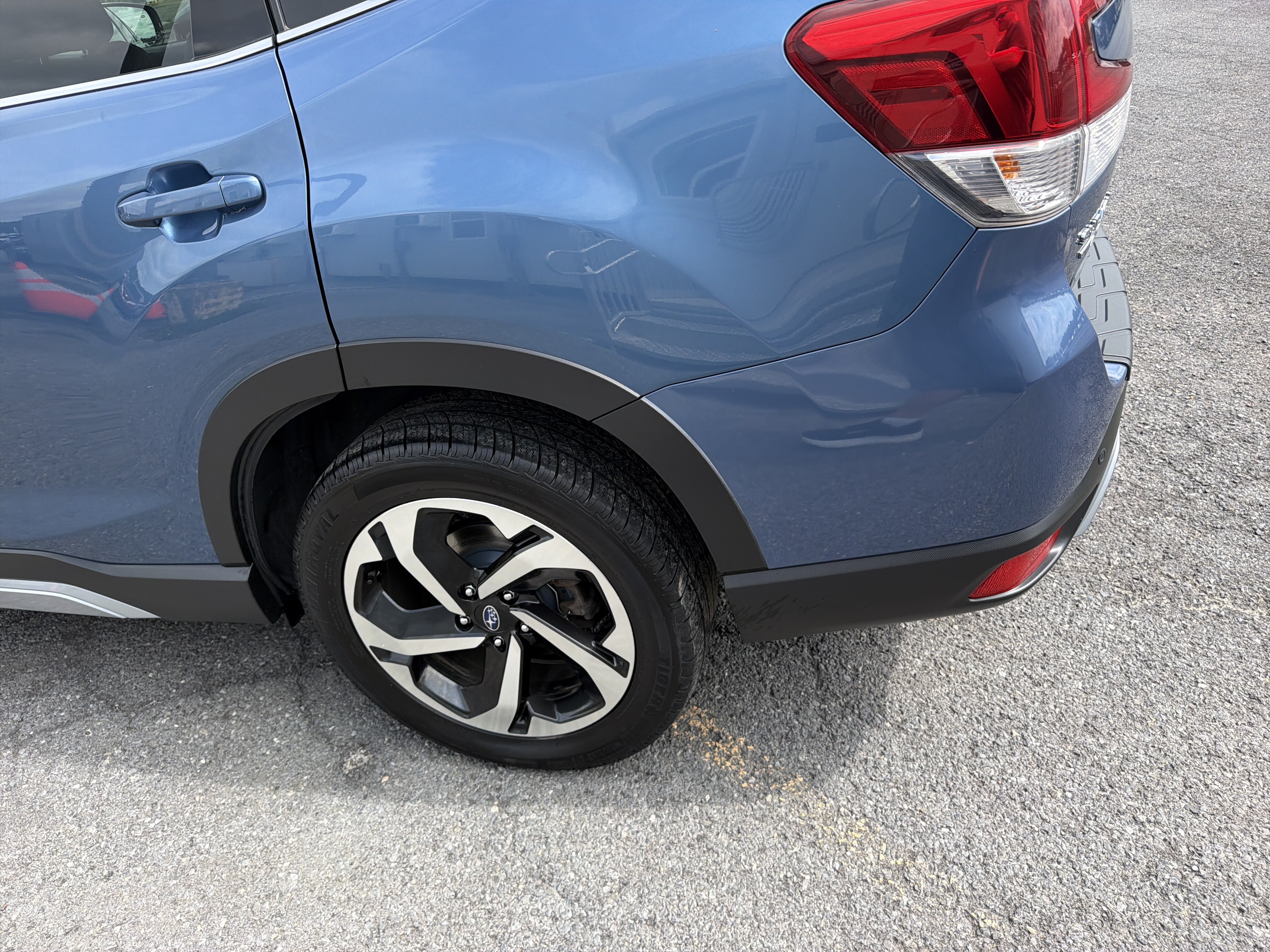Used 2022 Subaru Forester Touring w/ Popular Package #2 AWD/4WD image 7
