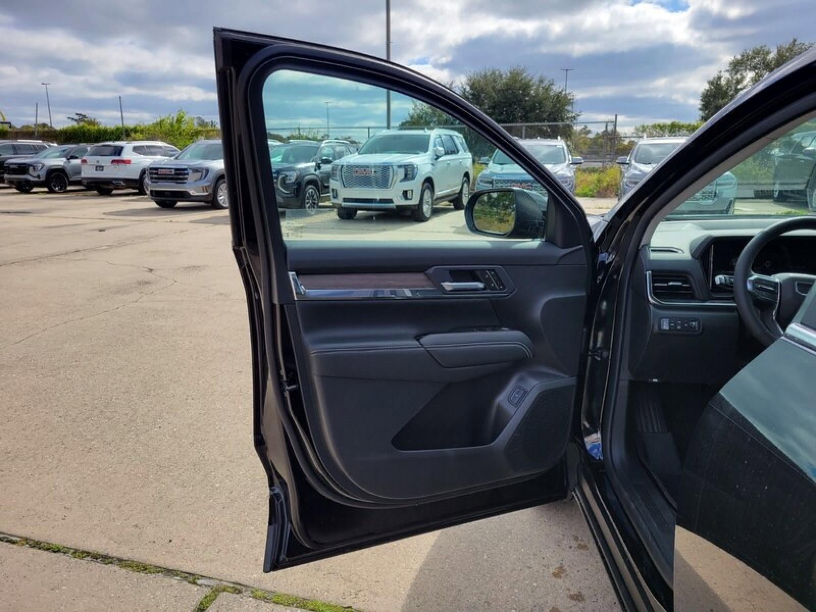 New 2026 GMC Terrain Denali w/ LPO, Floor Liner Package image 13