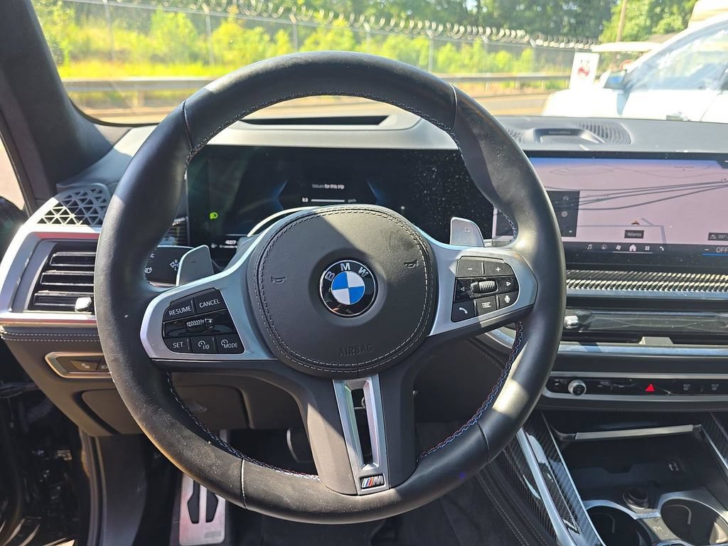 Used 2025 BMW X7 M60i AWD/4WD image 21